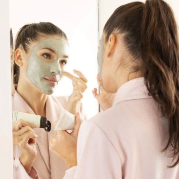 AHAVA Time To Clear Purifying Mud Mask - Picture 6 of 10